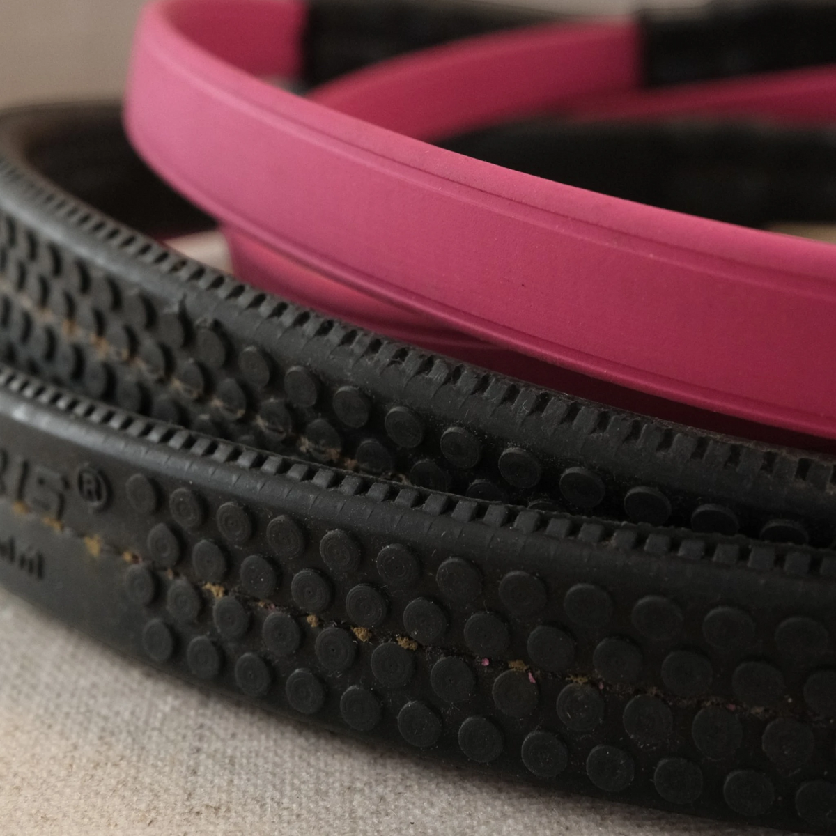 TdeT-Renes Biotack et caoutchouc gros picot Fuchsia