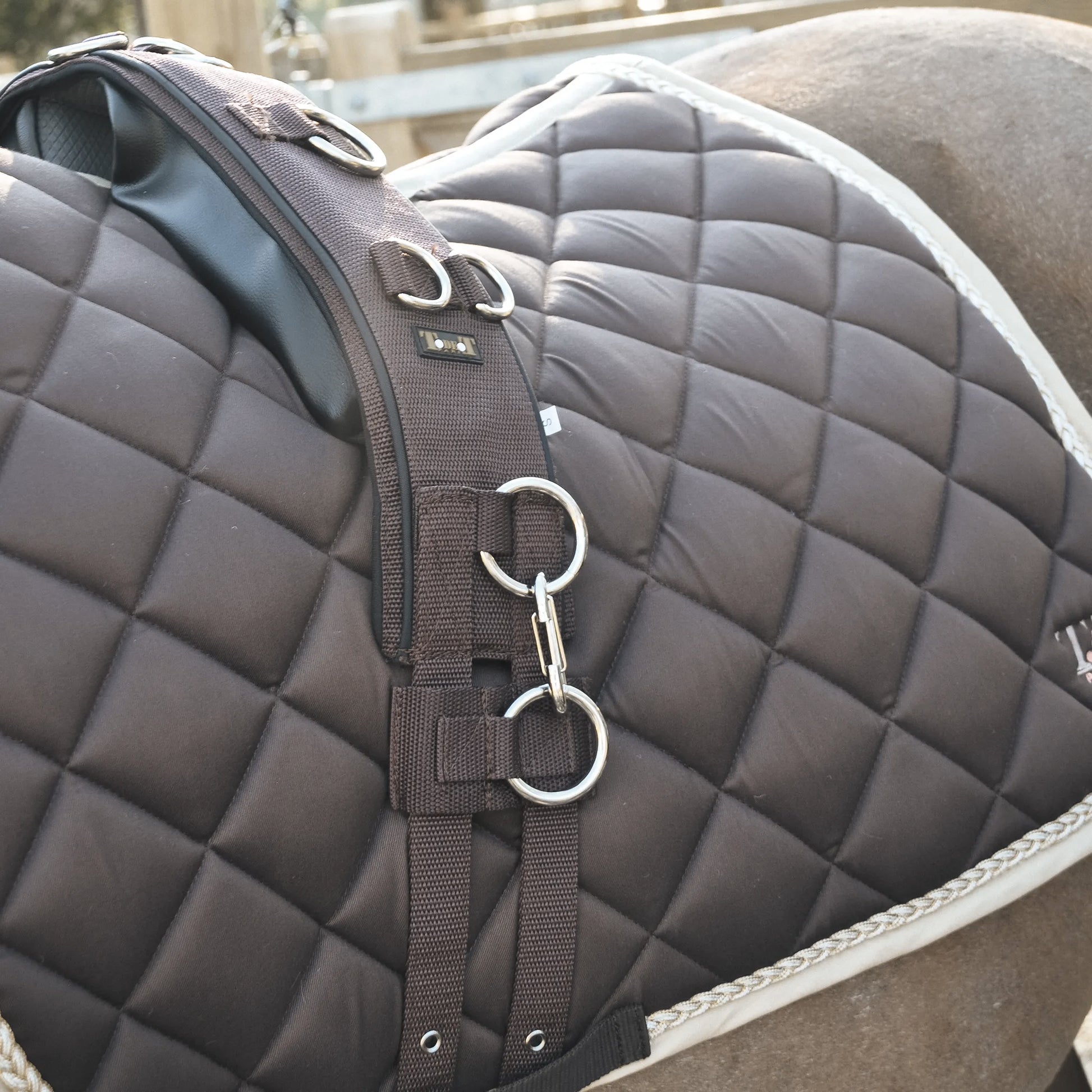 TdeT - Surfaix de travail marron et tapis de selle Fontainebleau chocolat/ beige