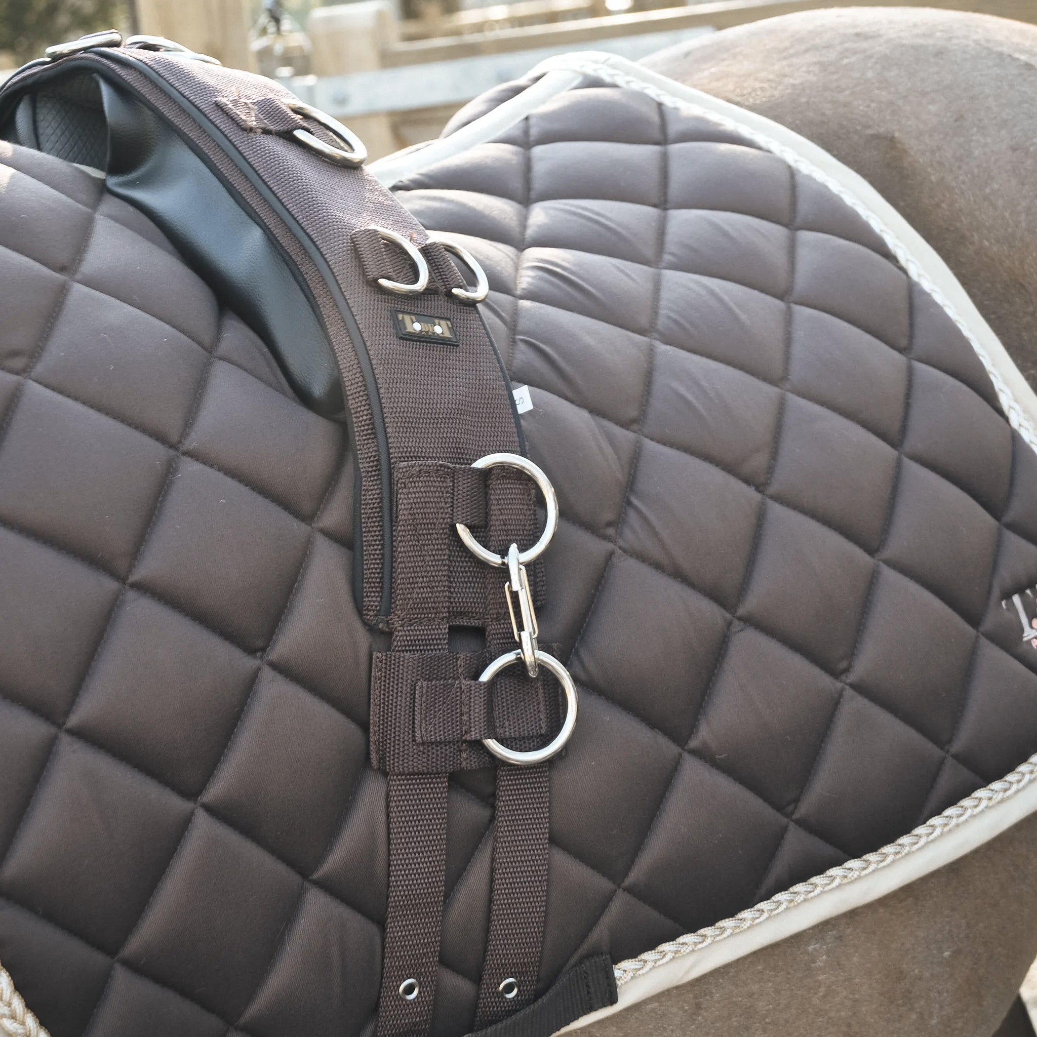 TdeT - Surfaix de travail marron et tapis de selle Fontainebleau chocolat/ beige