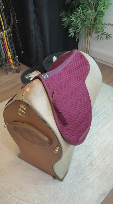 Charger la vidéo : TdeT - Tapis de hunter Claude bordeaux