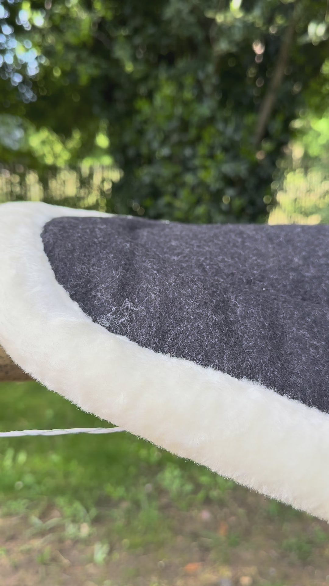 Load video: Athens Hybrid Felt half Pad