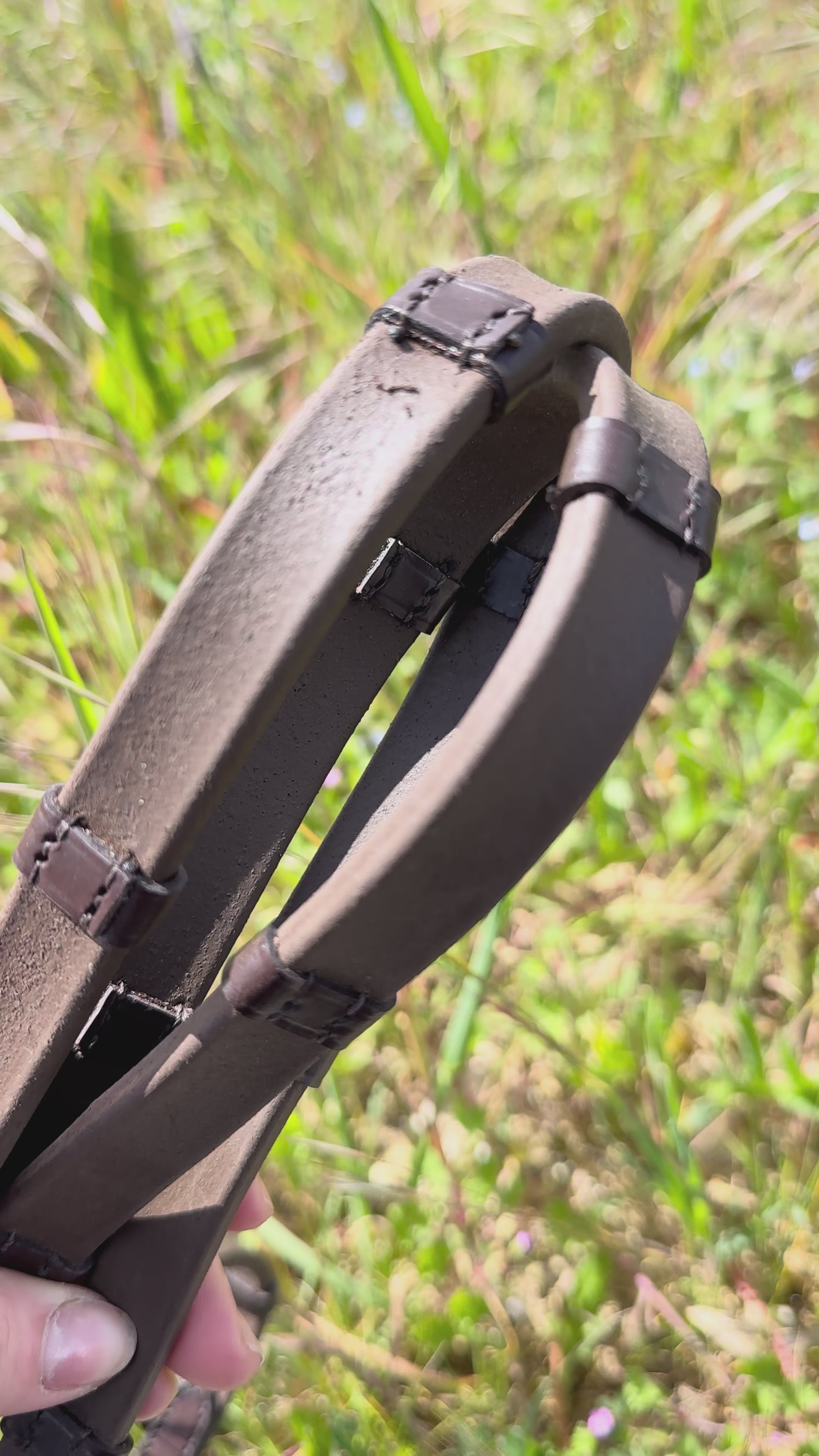 Charger la vidéo : Rênes ultra-grip à arrêtoirs